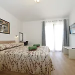 Stella 2086 度假居