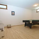 Stella 2086
