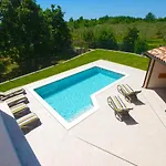 Stella 2086 * Juršići
