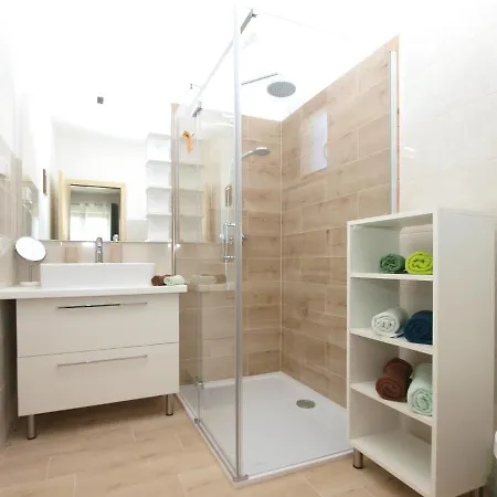 Stella 2086 Nyaraló