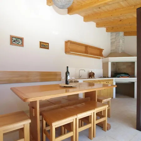 Nyaraló Stella 2086 *