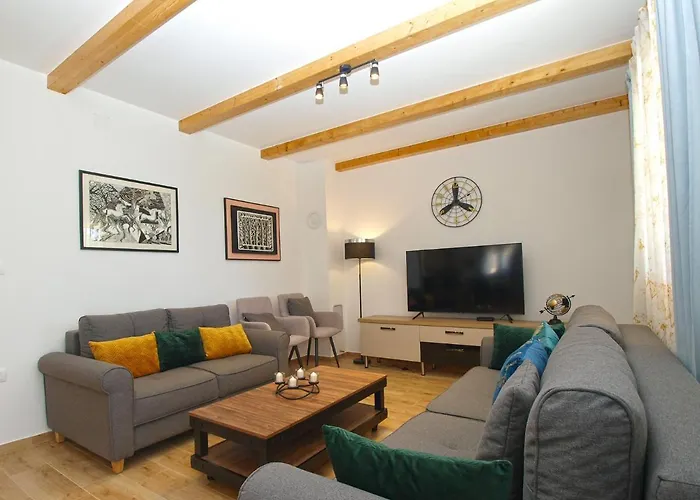 Stella 2086 * Juršići